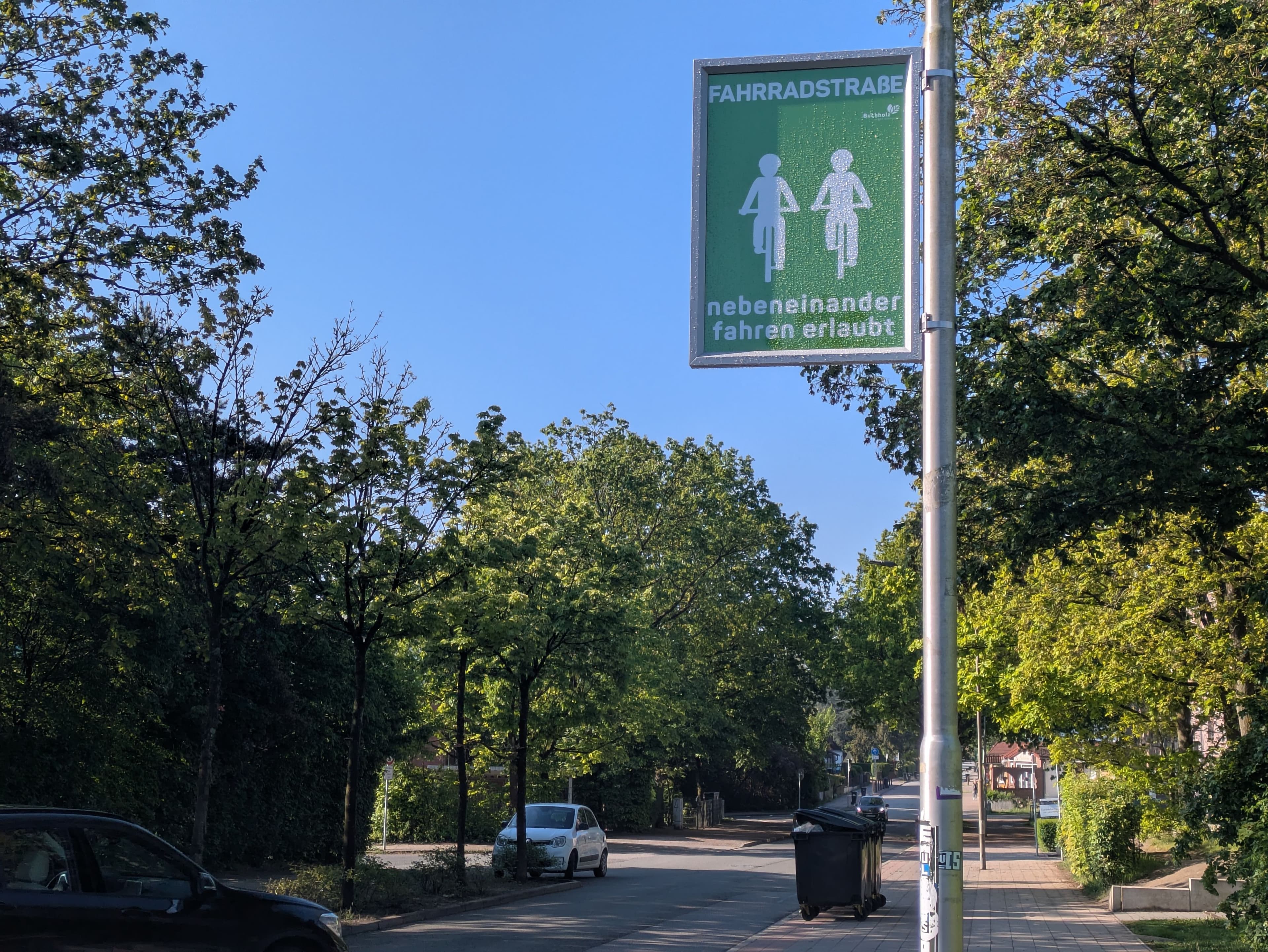 Neue Schilder in Buchholz sollen Radfahrer schützen