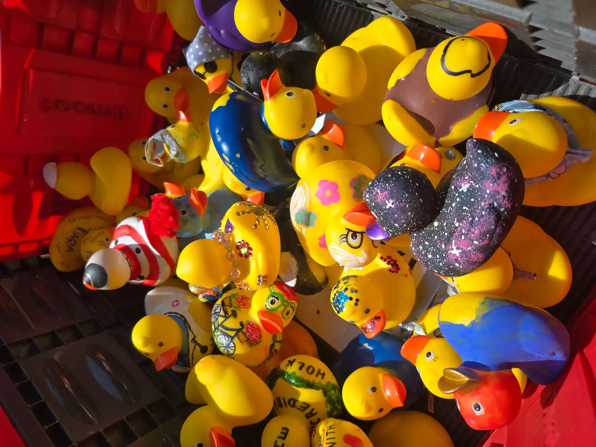 Kurzmitteilung: Erstmals Vorverkauf für Wunstorfer Entenrennen auf dem Wochenmarkt