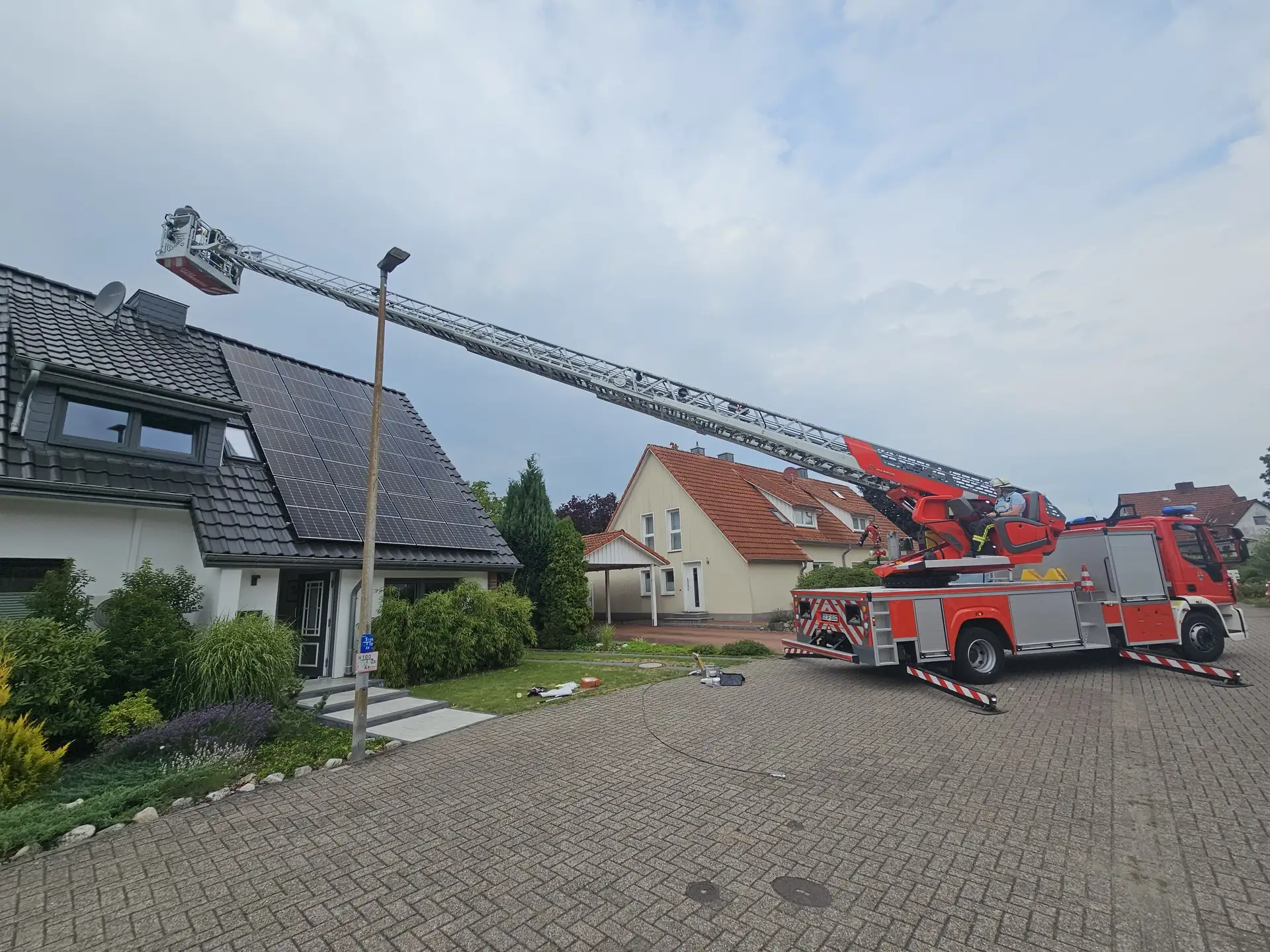 FW Celle: Tierrettung aus Schornstein